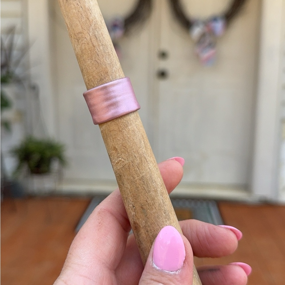 Satin Finish Pink Makeup Brush Ring - Pink